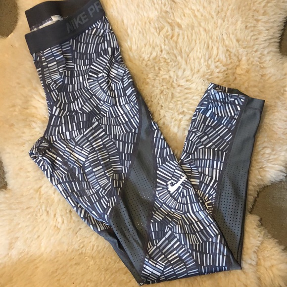 Nike dry fit leggings EUC - Picture 6 of 6